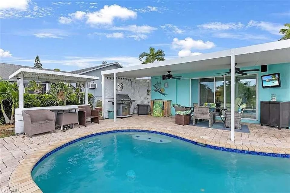 Summer Getaway (Gulf-access retreat) House in Cape Coral