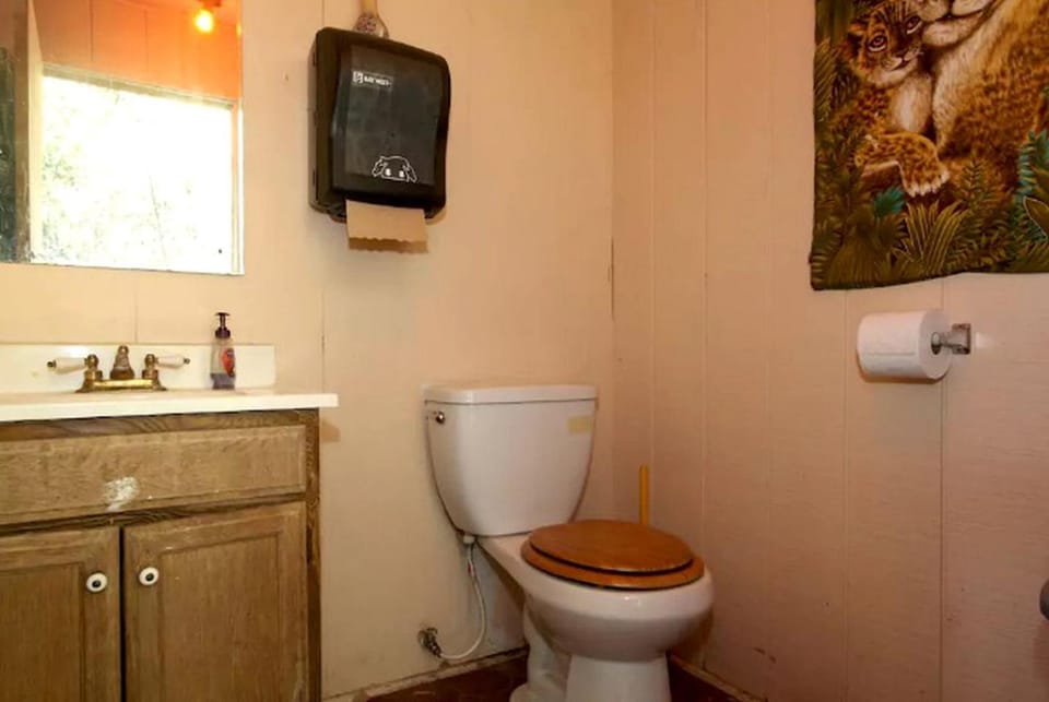 Dreamy Fairy Tale Hut Rental with Pool and Sauna Access at Retreat in Sonoma County House in Geyserville