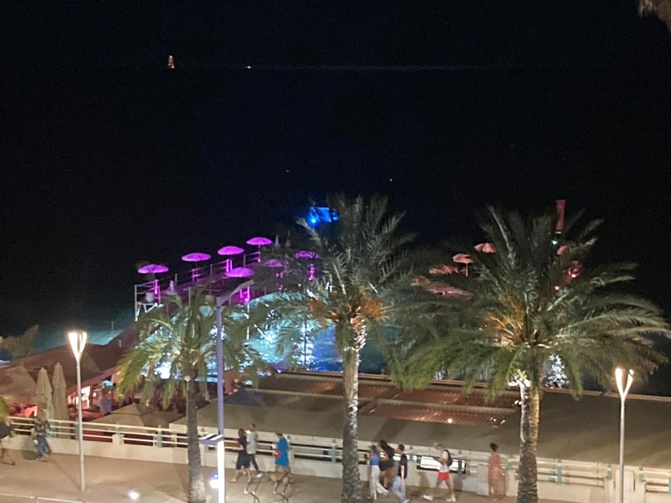 Apparemment Vue mer terrasse centre ville cannes Apartment in Cannes