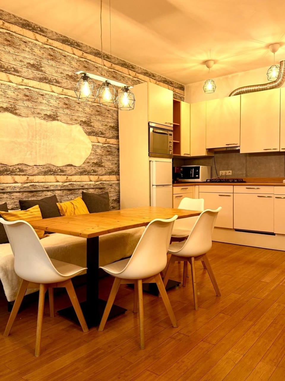 The Cozy Louise Nest Apartment in Saint-Gilles