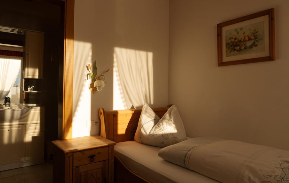 Bed, Bathroom
