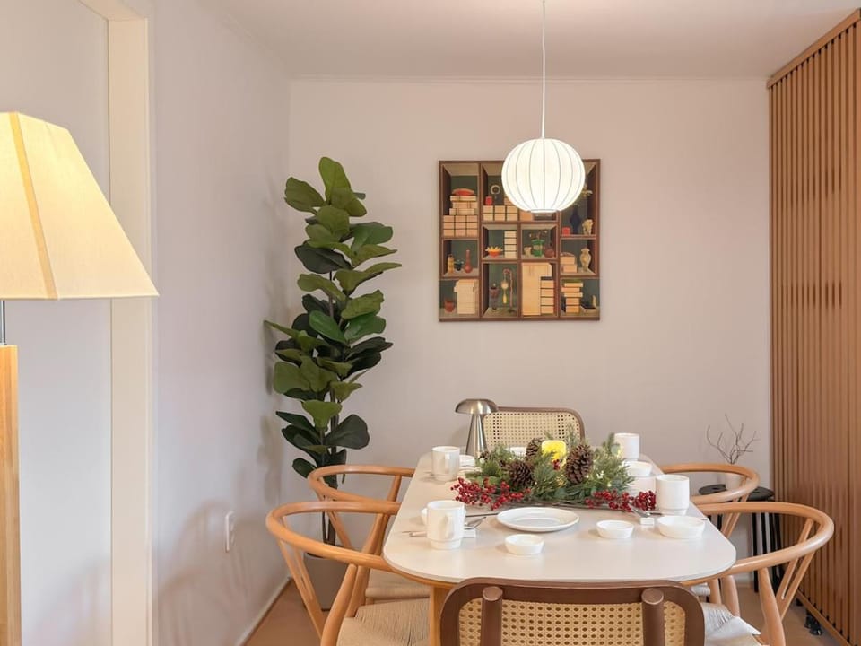 ARA Stay Hapjeong Station 3 minutes 8 people Hongdae Hangang Mangwon Market within walking distance Hot place YG Villa in Seoul