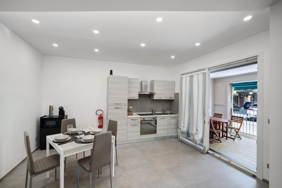 Property building, Kitchen or kitchenette, Living room