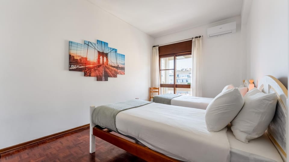 Bed, Bedroom, air conditioner