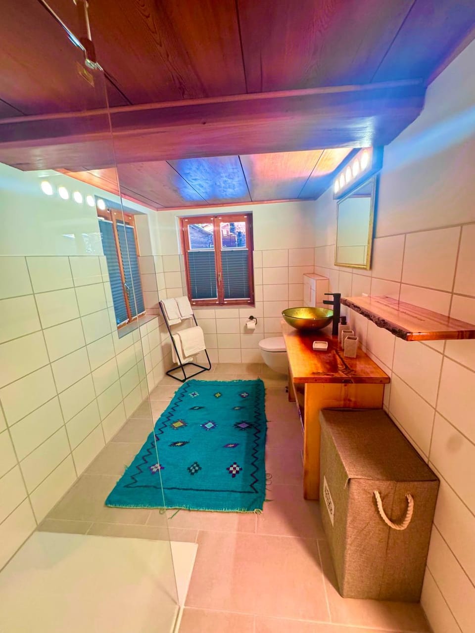 Bathroom, towels