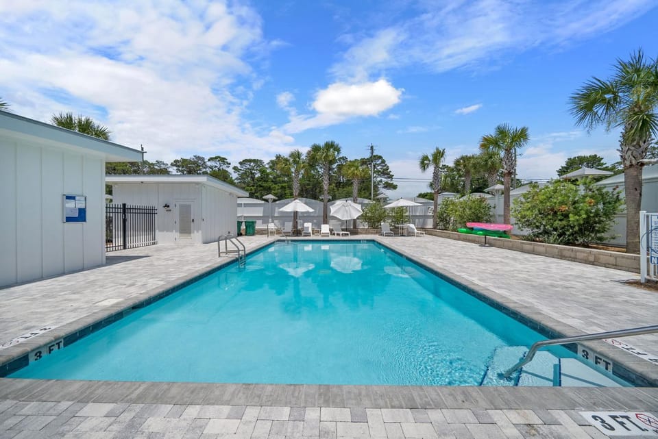 The Way of Water l Community Pool l 2 Bikes included House in Inlet Beach