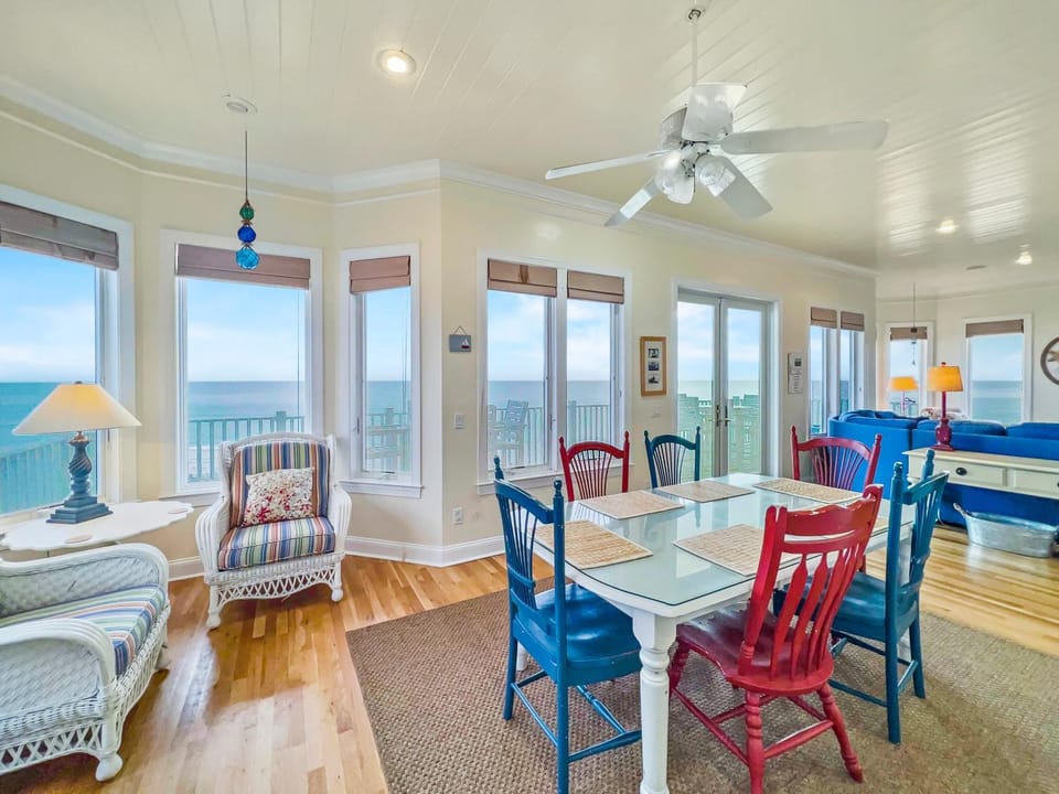 Turtle Watch l Beachfront Pool l Includes Bikes and Beach Chair House in Inlet Beach