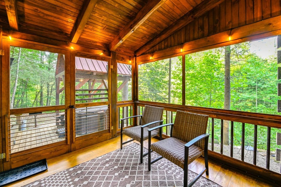 Beautiful Wood Cabin in Red River Gorge Cabin in Kentucky