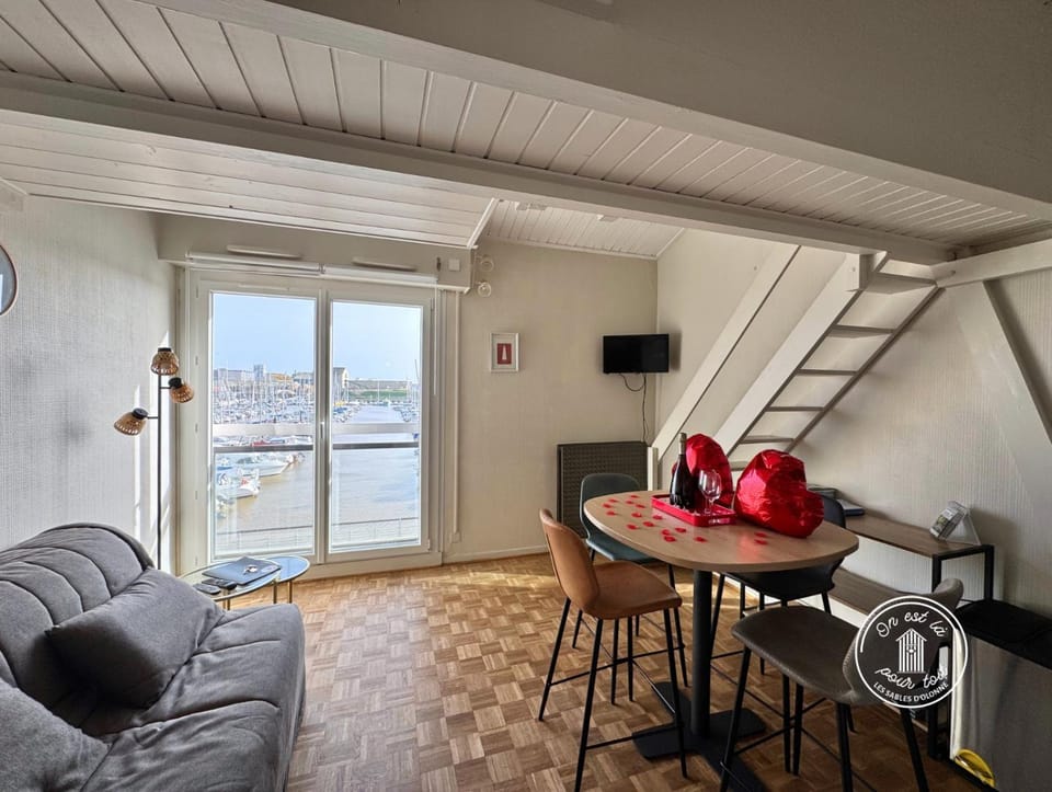 View (from property/room), Living room, Dining area
