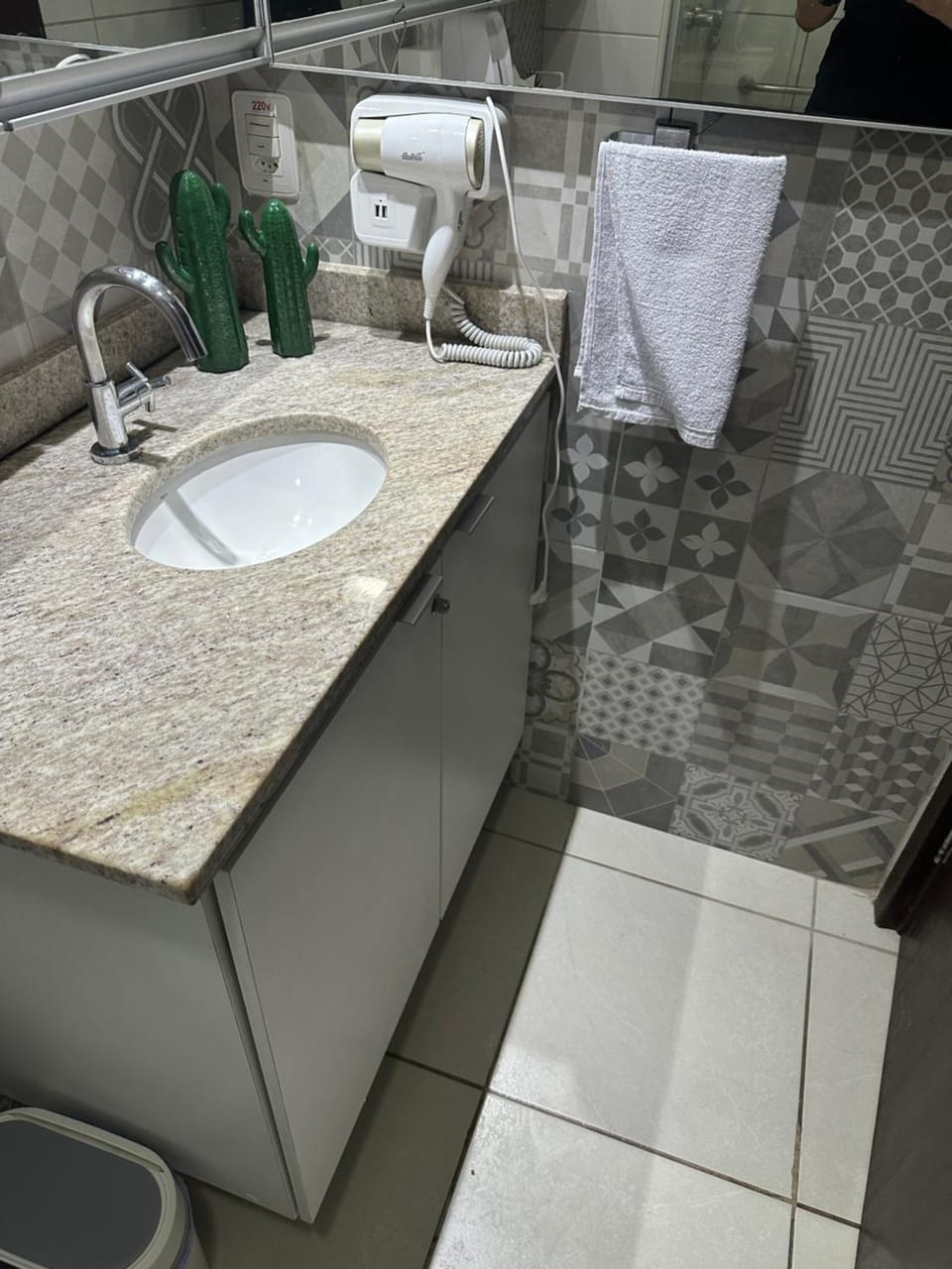 Flat Beach Class Excelsior - Apto Completo para 4 pessoas vista rio e mar Apartment in Recife