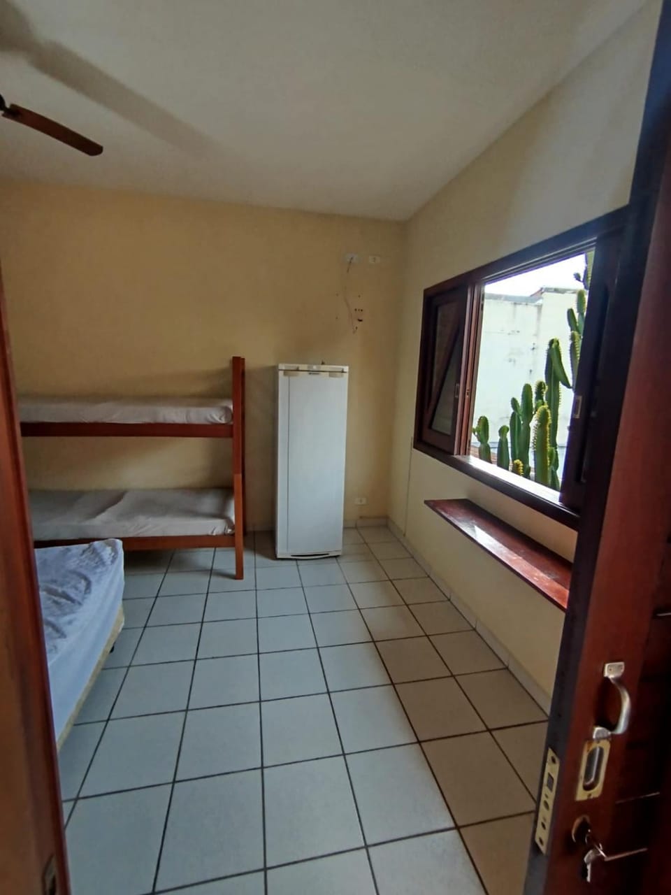 Suíte 5 para casal e 2 solteiros em Itaguá Apartment in Ubatuba