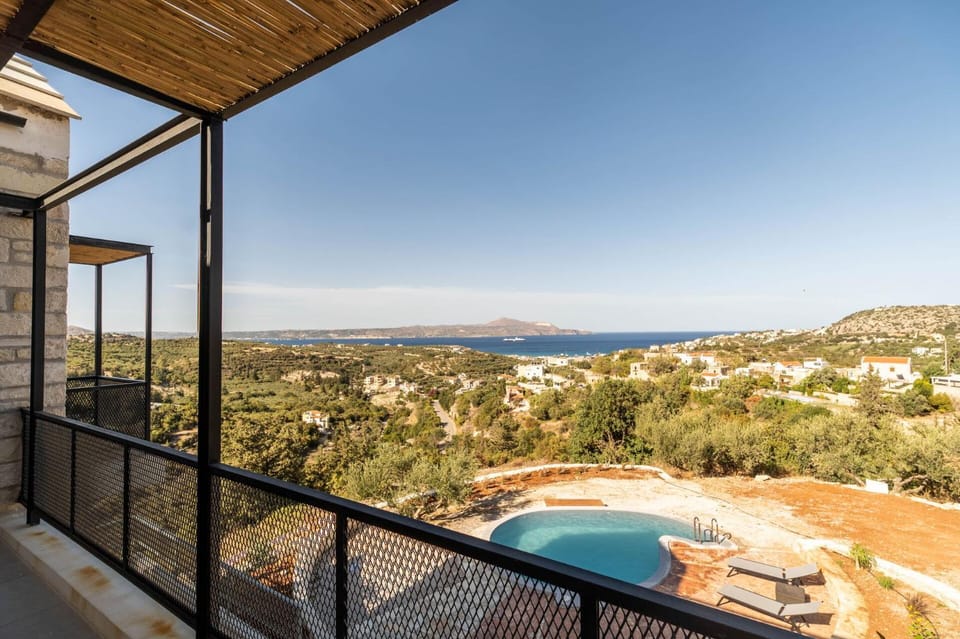 View (from property/room), Pool view, Sea view