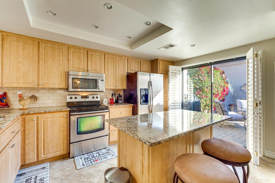 Mtn View & Fairway-Facing Patio: Palm Desert Condo House in Palm Desert
