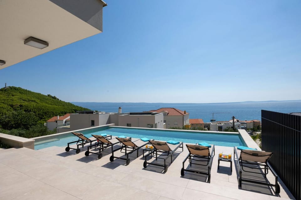 Balcony/Terrace, Swimming pool