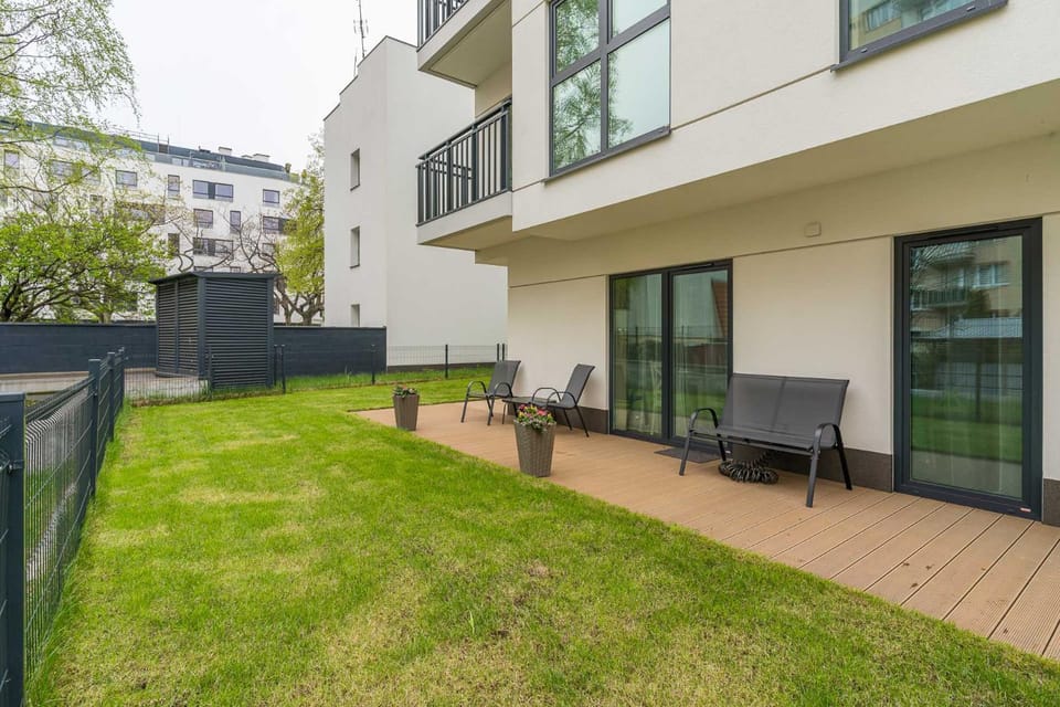 Property building, Day, Garden