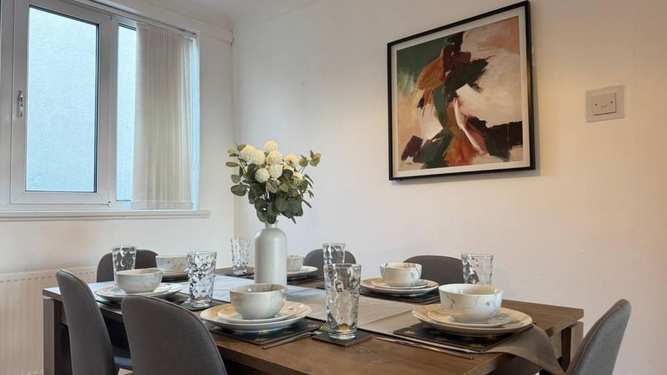 Living room, Decorative detail, Seating area, Dining area