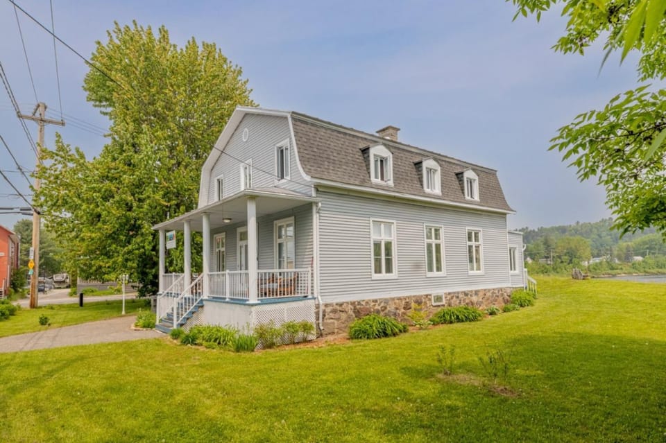 Auberge du vieux pont Inn in Quebec
