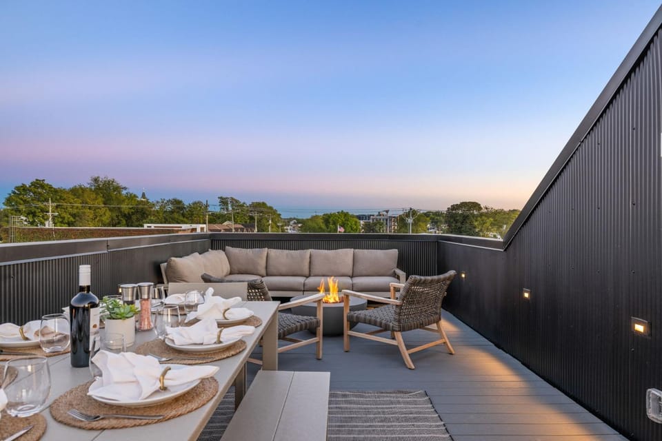 The Elmwood & Ashford - 8BR WeHo Rooftops House in Nashville