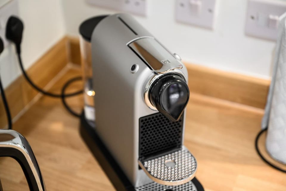 2 Bed Huddersfield Cottage with Free Parking House in Huddersfield