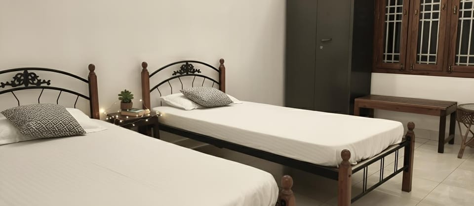Bed, Bedroom, wardrobe, air conditioner