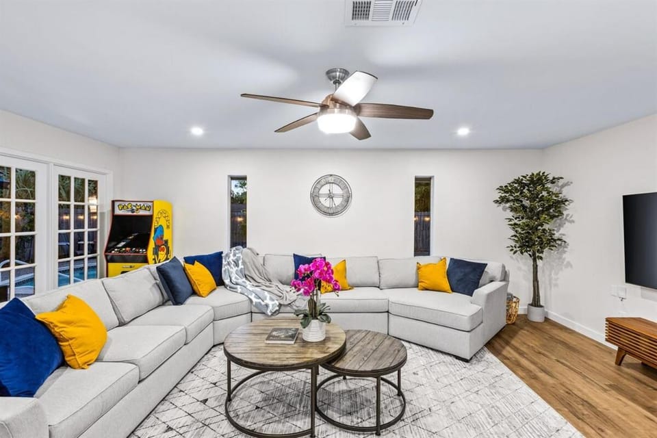 The Grand Family Oasis Houston 5BR Pool Retreat House in Houston