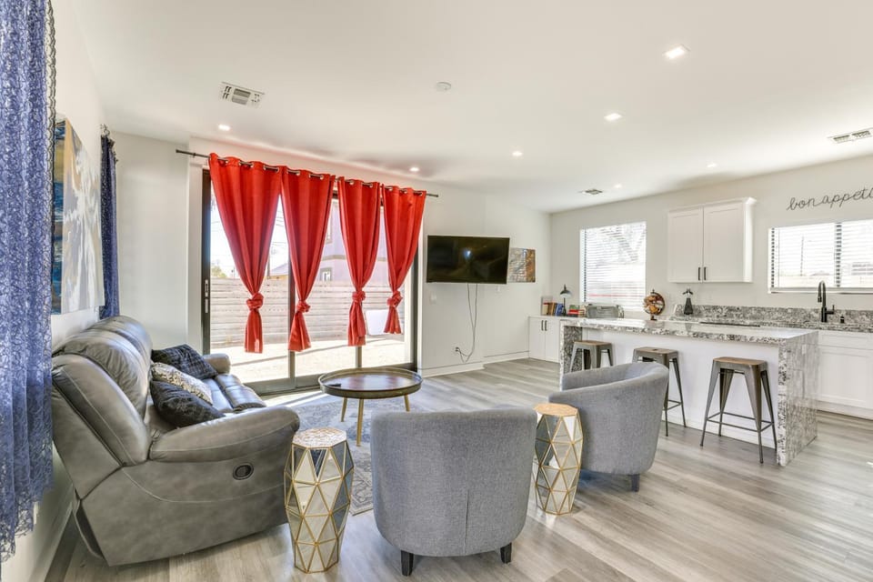 2 Mi to Dtwn Phoenix: Sleek Apt w/ Fenced Yard! Apartment in Phoenix