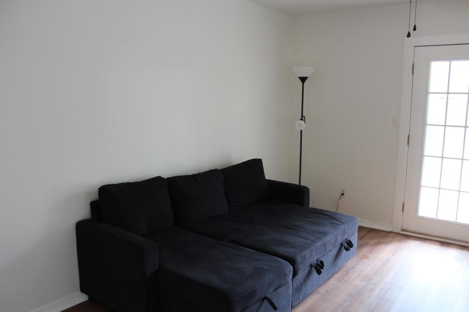 Communal lounge/ TV room, Living room, Seating area