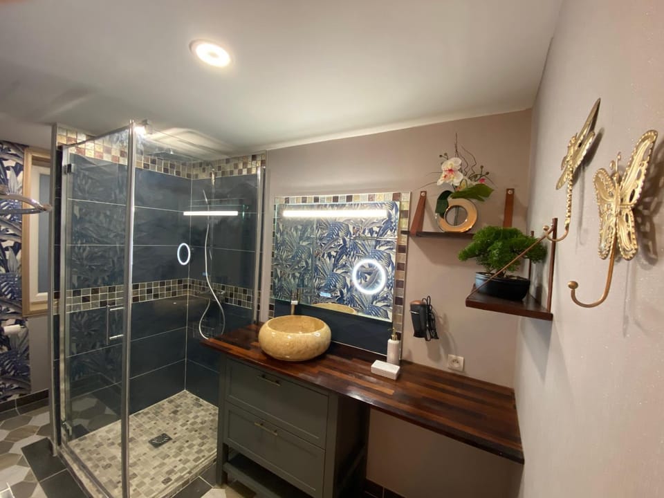 Shower, Bathroom