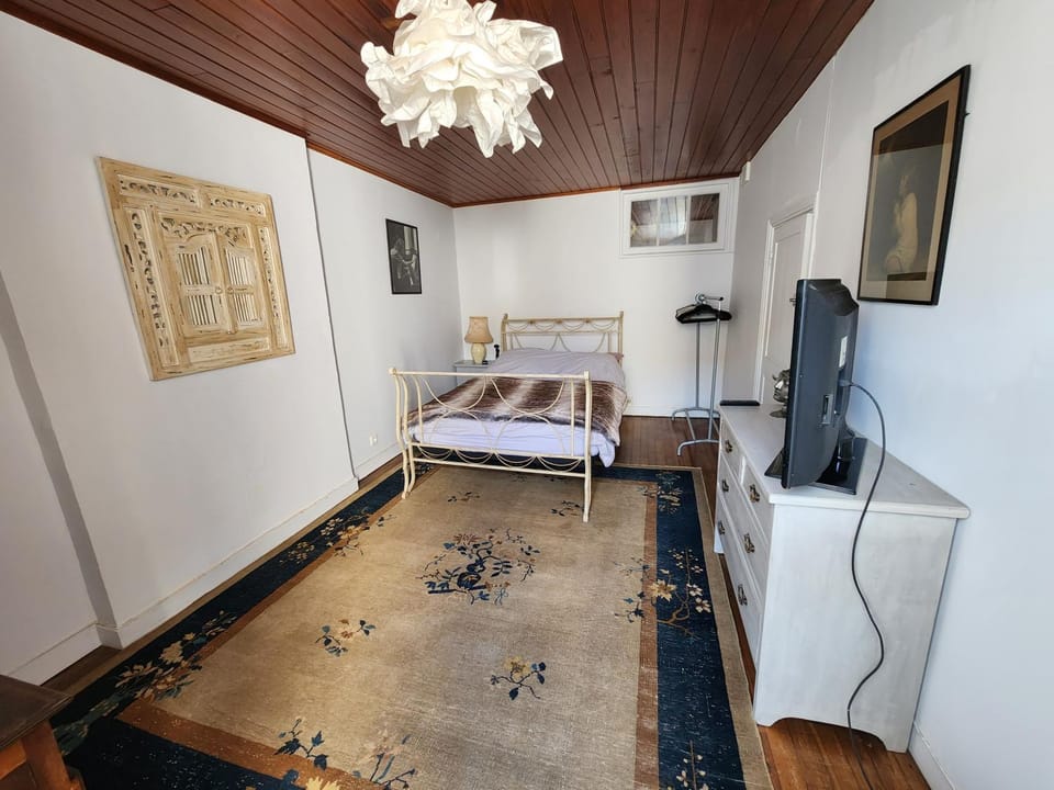 2-Bedroom Home in Availles-Limouzine Sleeps 4 House in Nouvelle-Aquitaine