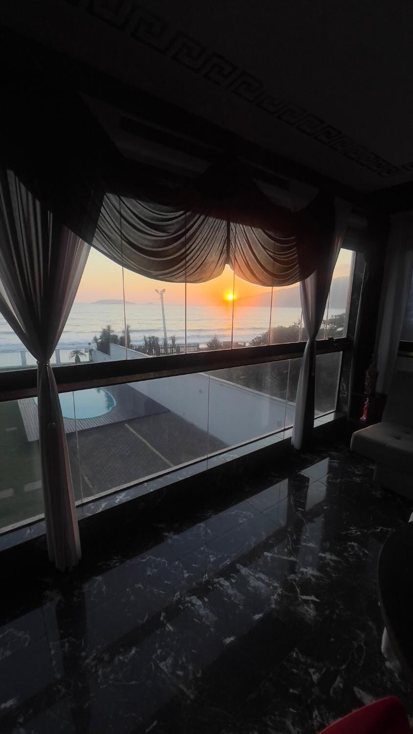 Vista mar espetacular com hidromassagem Apartment in Florianopolis