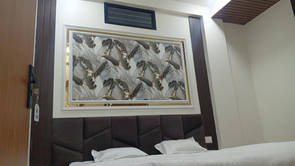 Gurukripa rooms rooftop party hall Bed and Breakfast in India