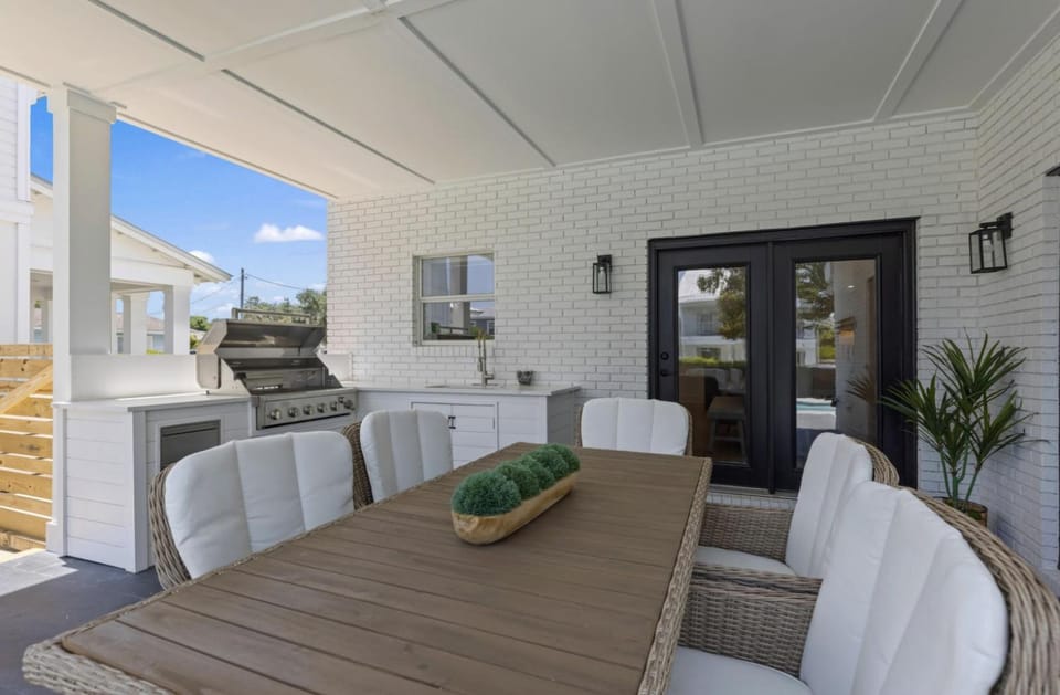 Book Me Baby! Coastal Cove in Crystal Beach House in Destin