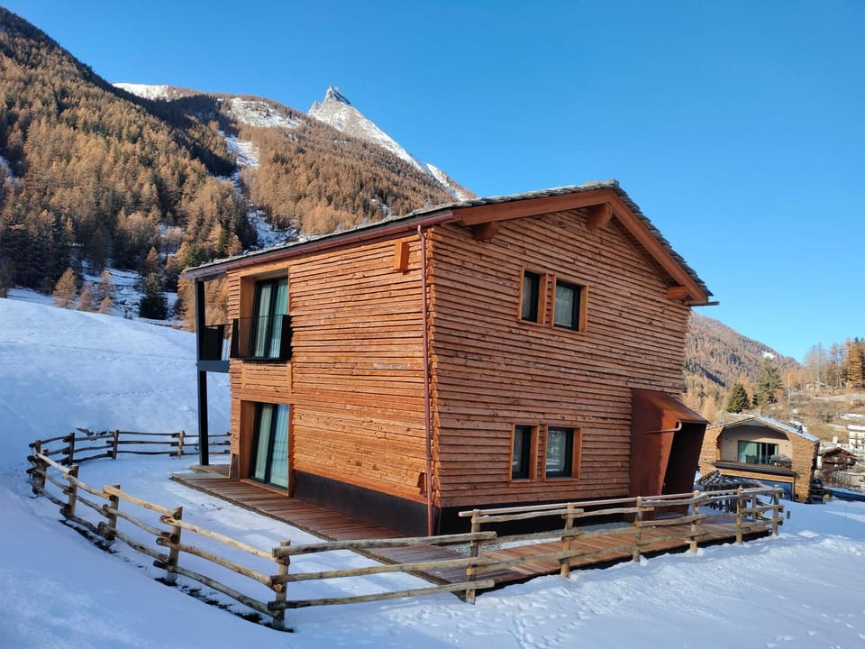 Property building, Natural landscape, Mountain view