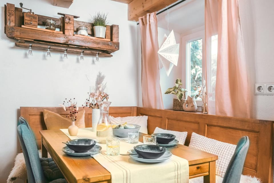 Dining area, kitchen