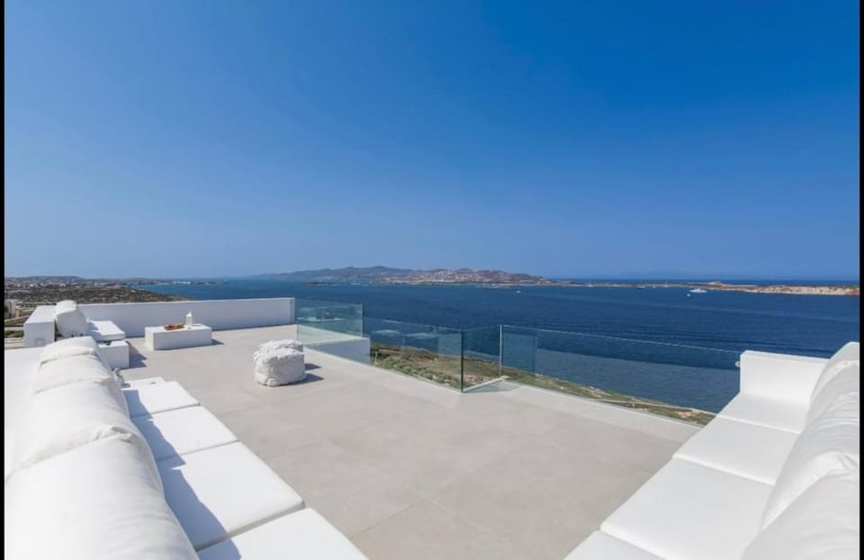 Endless Blue Apartment in Paros, Greece
