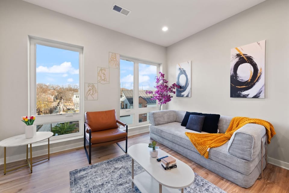 Living room, Decorative detail, Seating area