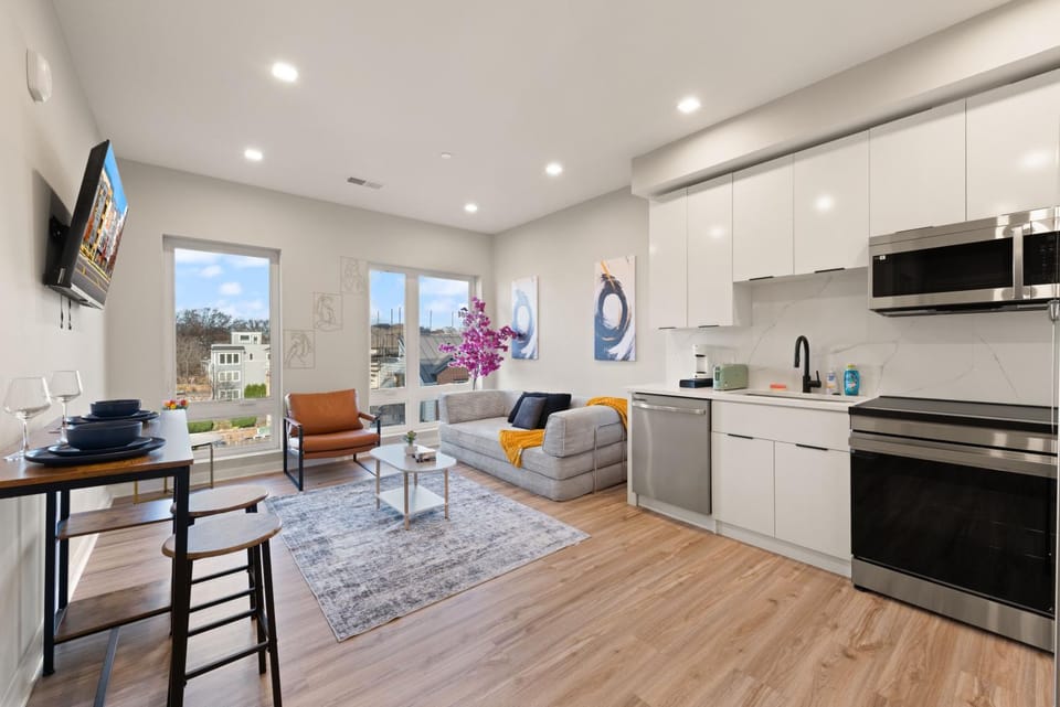 TV and multimedia, Kitchen or kitchenette, Living room, Seating area, Dining area, dishwasher, minibar, oven, stove