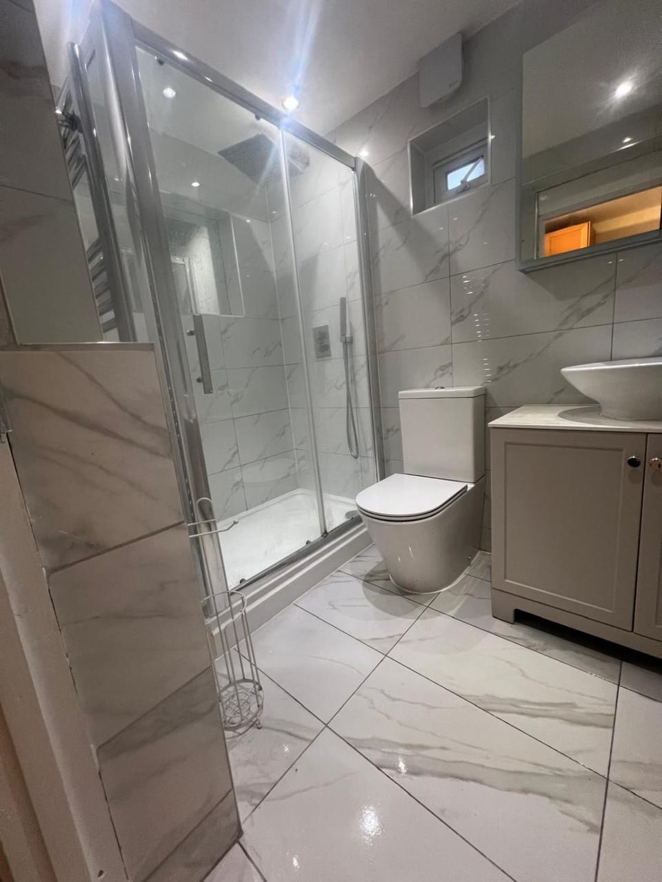 Good Priced Accommodation in Church Road, Northolt Bed and Breakfast in Hayes
