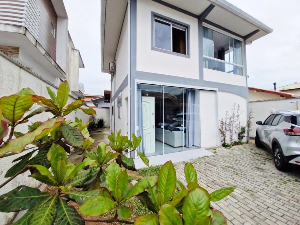 Casa Campeche BaLi House in Florianopolis