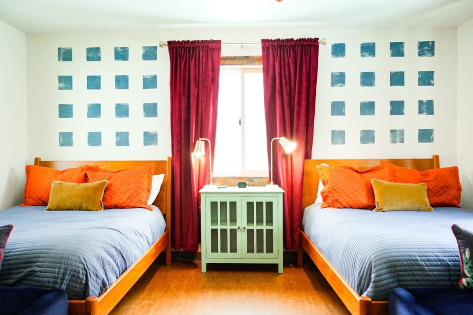 Bed, Photo of the whole room, Decorative detail, Bedroom