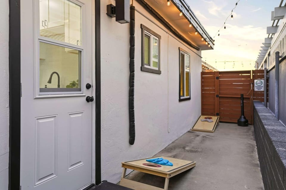 Modern 2BR in Prime Location with Board Games House in San Diego