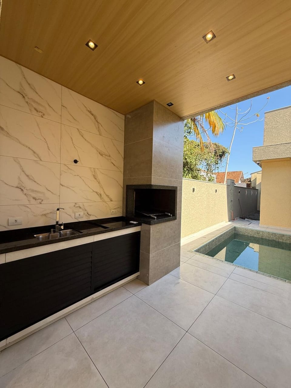 BBQ facilities, Swimming pool