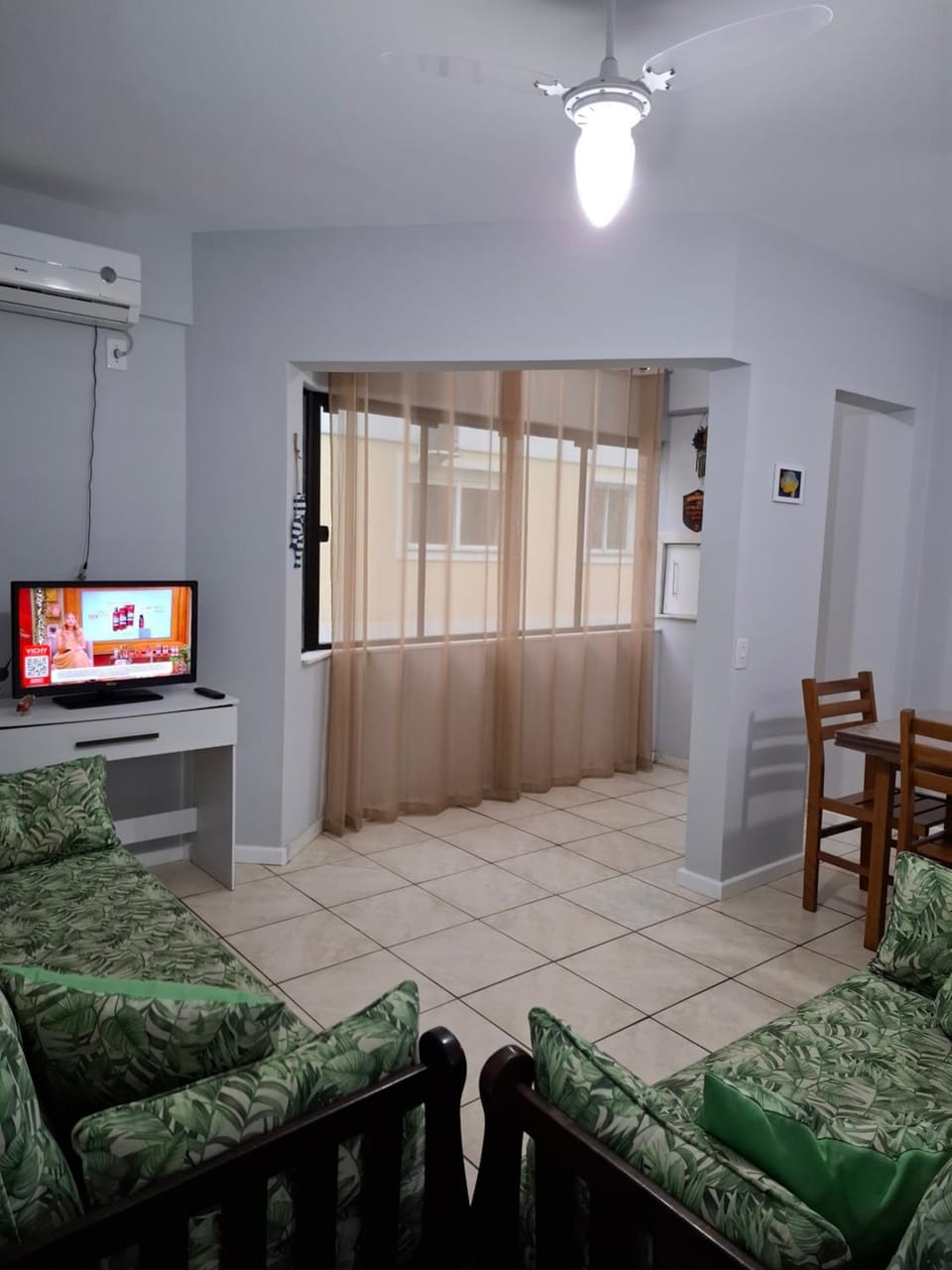 Apto de 3 quartos a 100 metros da praia Apartment in Florianopolis