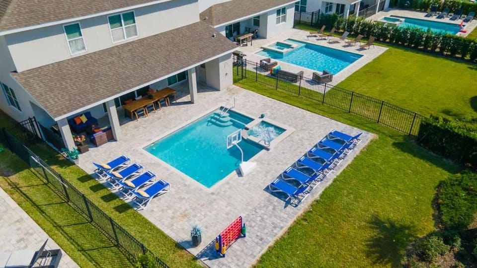 Magical 8BR Petfriendly Encore Resort next to Disney - 7678 House in Four Corners