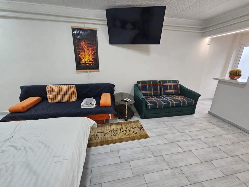 BOMBA Apartman Apartment in Romania