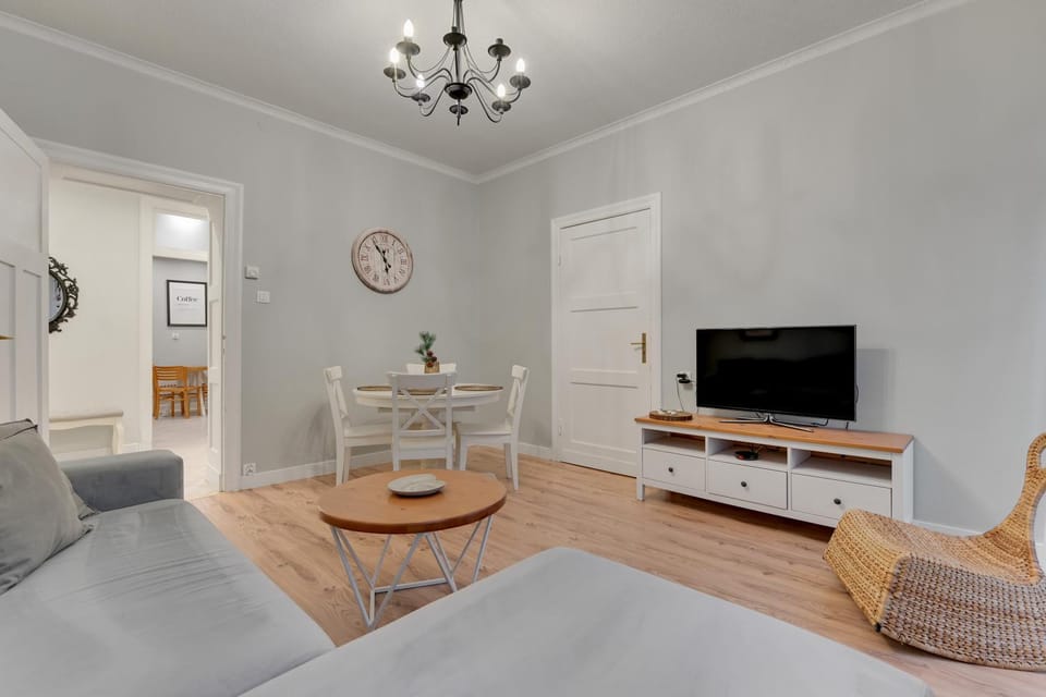 Communal lounge/ TV room, TV and multimedia, Living room, Photo of the whole room, Seating area, Evening entertainment