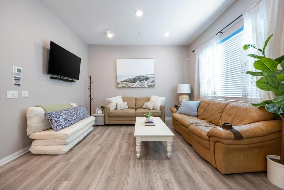 Chula Vista 3BR with Children's Playroom, Pool, Park and Sleeps 9 House in Chula Vista