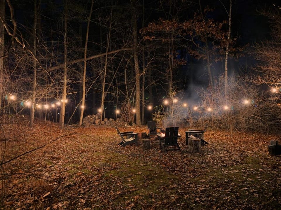 Modern A-Frame Cabin with Loft, Firepit and Grill Cabin in Capital District, NY, USA