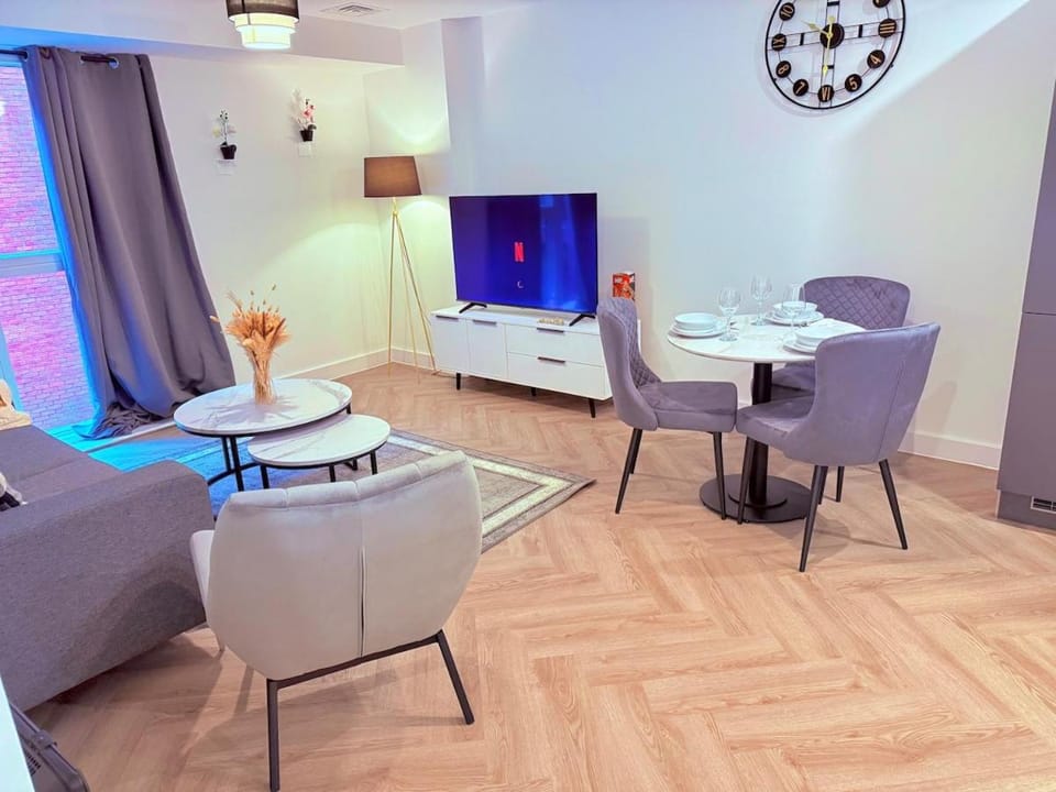 Best Area Stylish1Bed, Games, Relax, Parking Apartment in Birmingham
