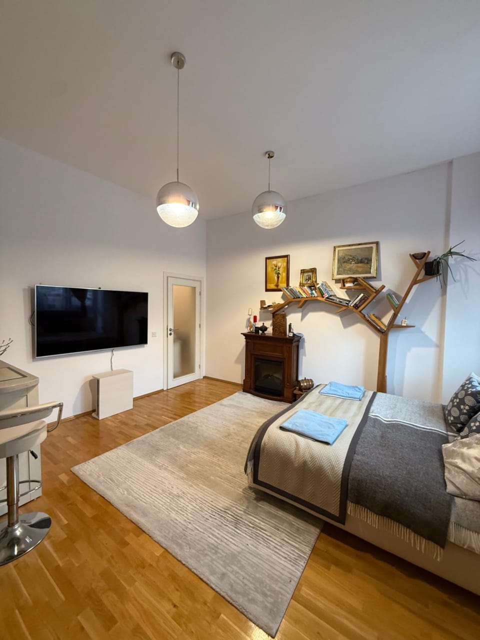 Communal lounge/ TV room